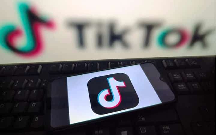 টিকটক অ্যাকাউন্ট ডিলেট করতে অস্বীকৃতি, মেয়েকে গুলি করে হত্যা বাবার