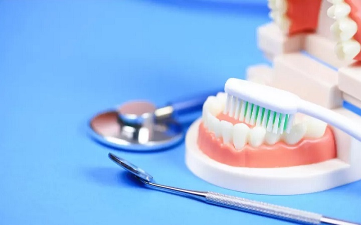 নিয়মিত দাঁত ব্রাশ না করলে যেসব শারীরিক সমস্যার ঝুঁকি বাড়ে