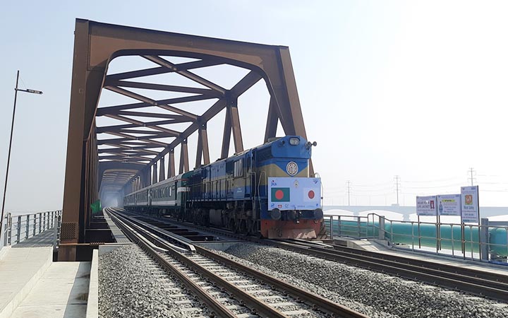 যমুনা রেলসেতু দিয়ে চলা সব ট্রেনের ভাড়া বাড়ছে