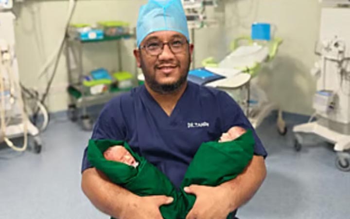 চট্টগ্রামে অস্ত্রোপচারে আলাদা হলো যমজ শিশু