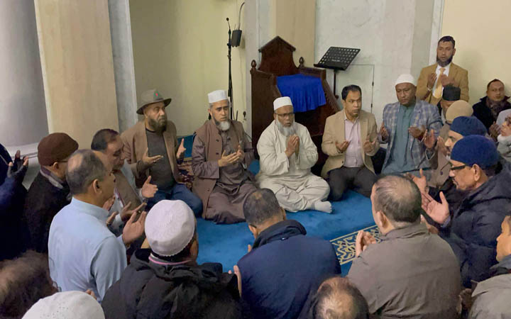 যুক্তরাজ্যে জিয়াউর রহমান ও খালেদা জিয়ার জন্য দোয়া