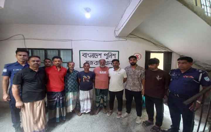 রাজবাড়ীতে আ.লীগের ঝটিকা মিছিল, গ্রেফতার ৮