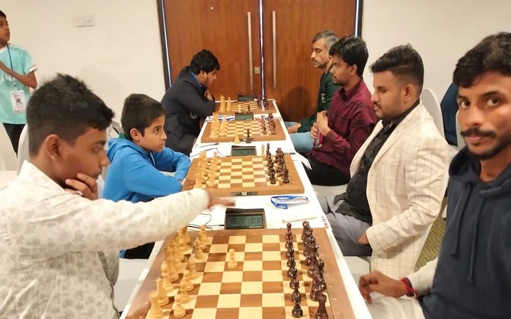 বিশ্বকাপ বাছাই দাবা: ওয়াদিফা এককভাবে, তাহসিন যৌথভাবে শীর্ষে