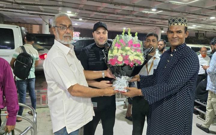 সাঁতারুর পাশাপাশি কোচদেরও শেখাতে চান মিশরীয় কোচ
