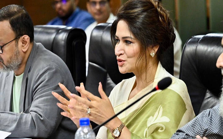নারী ক্রিকেটারদের সঙ্গে দেখা করে যা বলেছেন রুবাবা দৌলা