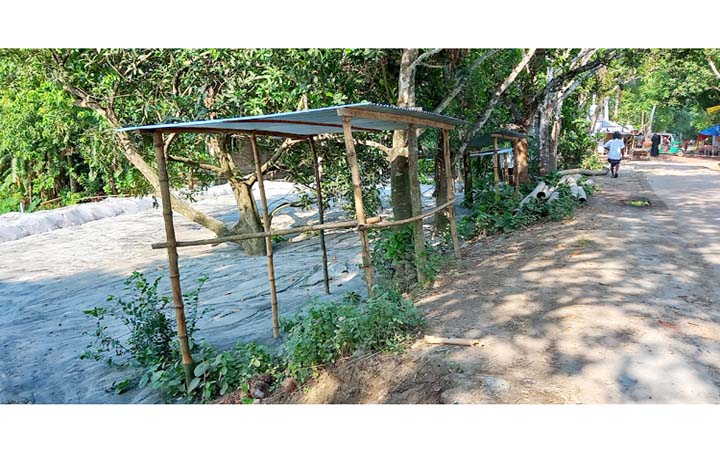 পাবনায় ইউপি সদস্যর বিরুদ্ধে পাউবোর জায়গা দখলের অভিযোগ