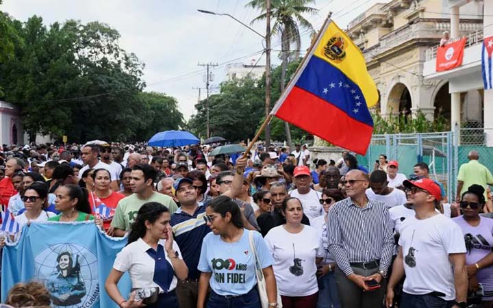 ভেনেজুয়েলায় মার্কিন হামলায় কিউবার ৩২ যোদ্ধা নিহত