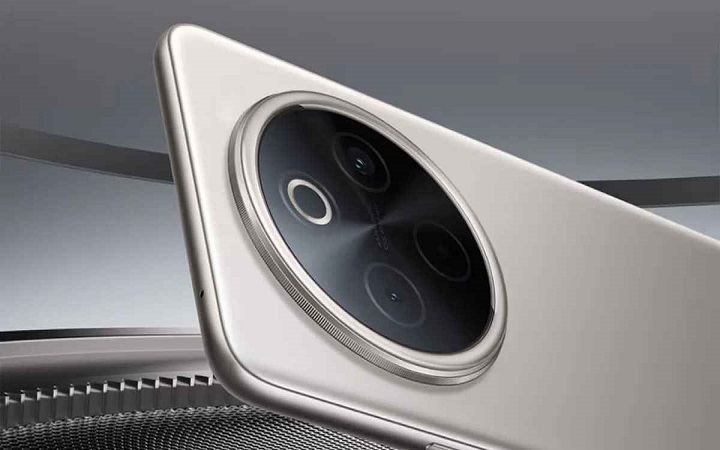 ৭৩০০ এমএএইচ ব্যাটারি পাবেন এই ফোন