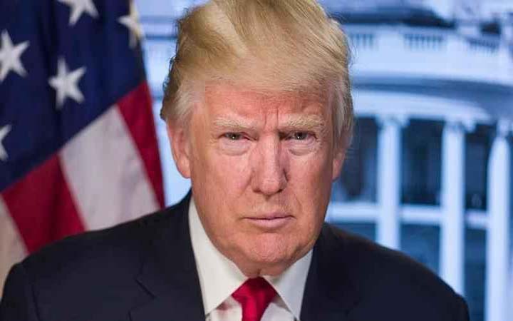 বিচার শুরুর আগেই ট্রাম্পকে ত্যাগকে ৫ আইনজীবী