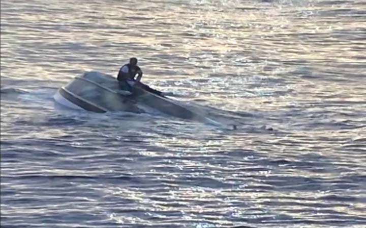 যুক্তরাষ্ট্রে নৌ দুর্ঘটনায় ৩৯ জন নিখোঁজ