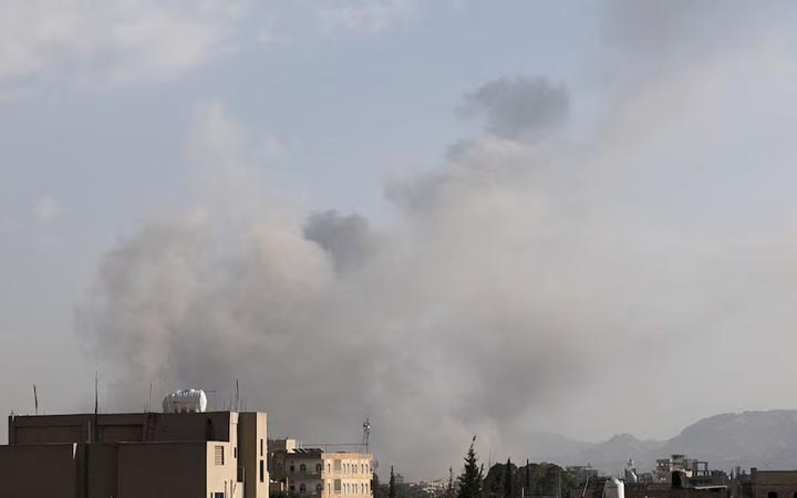 ইয়েমেনে ইসরাইলের ব্যাপক বিমান হামলা, নিহত ৮