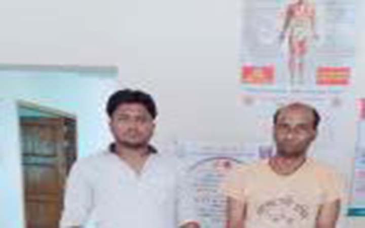 ঈশ্বরদীতে টিসিবির পণ্য কালোবাজারী কালে পণ্যসহ   দু’জন গ্রেপ্তার