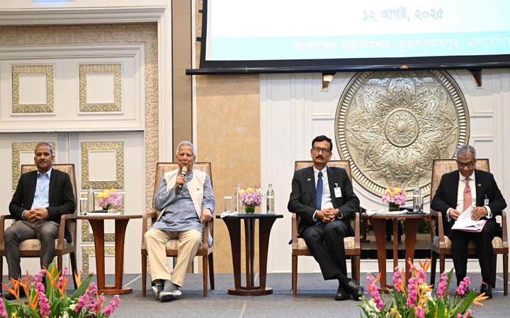 প্রবাসীদের রেমিট্যান্সে অর্থনীতি মজবুত : প্রধান উপদেষ্টা