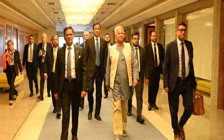 রোম থেকে দেশের পথে প্রধান উপদেষ্টা