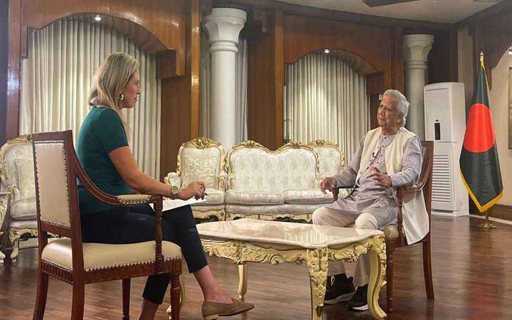 শেখ হাসিনাকে বিচারের কাঠগড়ায় দাঁড়াতেই হবে, স্কাই নিউজকে ড. ইউনূস