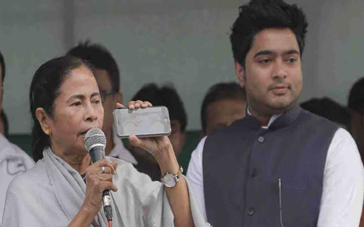 ভাগ্নে অভিষেকেই আস্থা মমতার