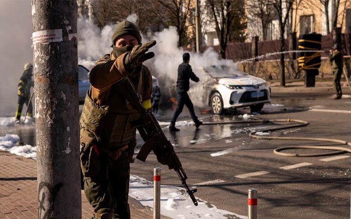 ইউক্রেনে রুশ বাহিনীর অগ্রযাত্রা অব্যাহত রাখার নির্দেশ